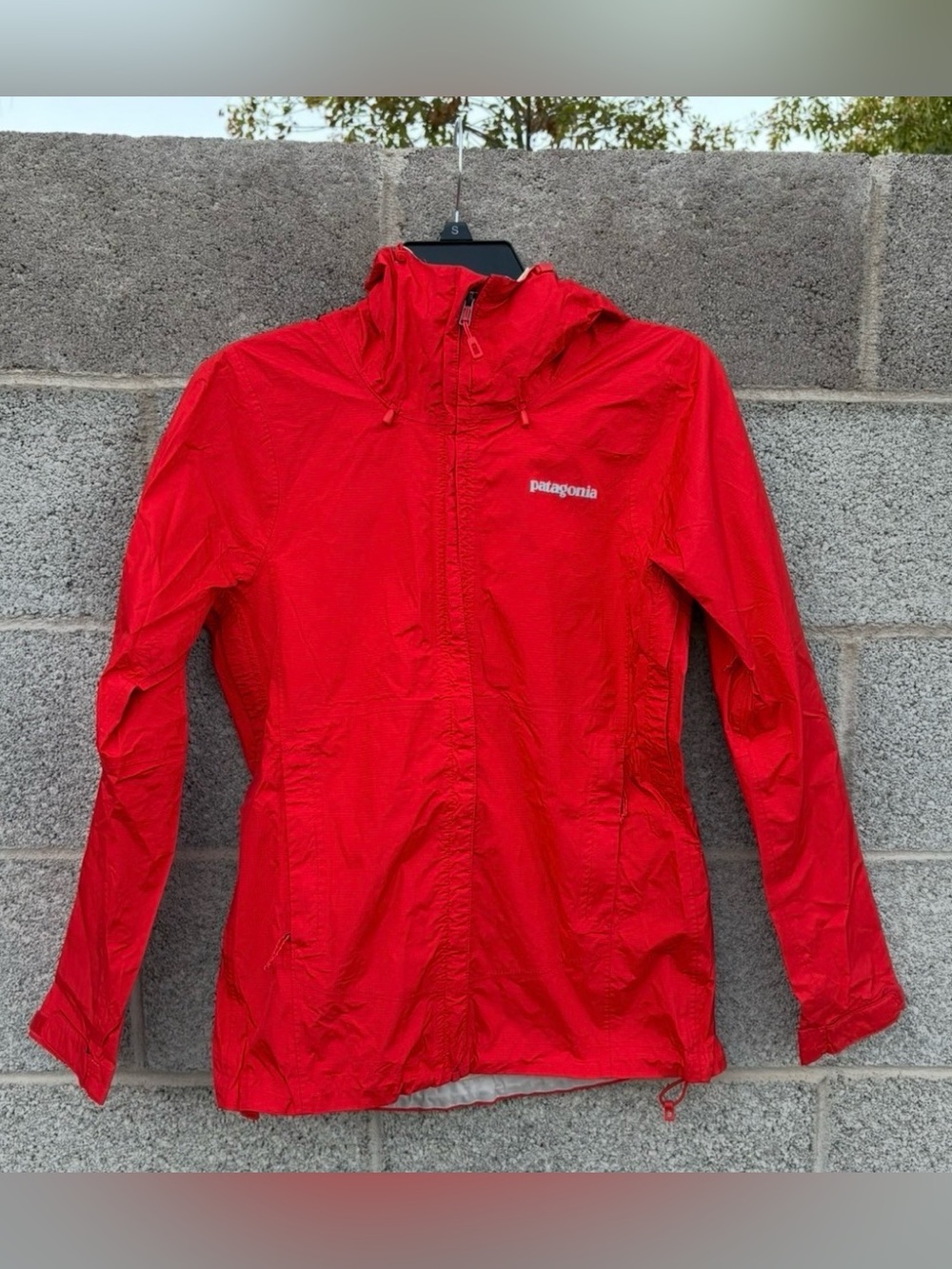 Patagonia Women's Size XS Torrentshell Rain Jacket Turkish Red THR 83806SP15
